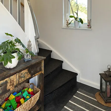 *hues Pelle* Apartament *