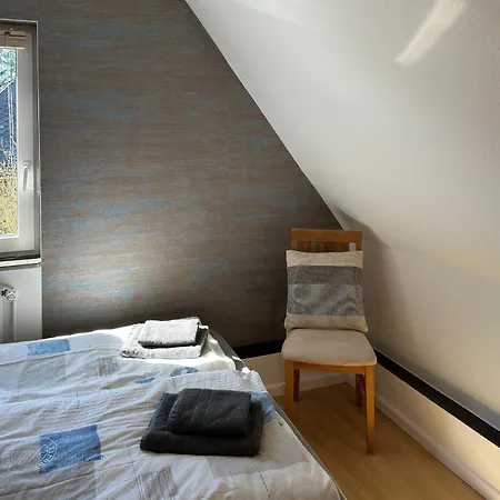 *hues Pelle* Apartament *